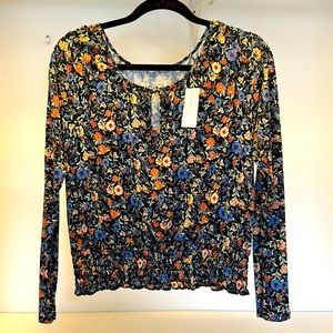 NWT american Eagle sz M black floral top